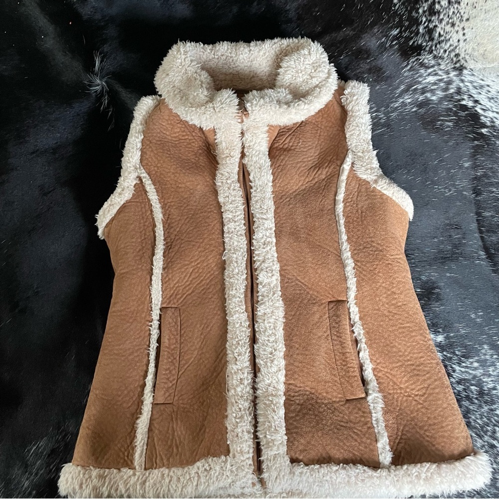 Women's Tan Sherpa-Trim Vest